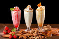 Strawberry shake in Fountain Classic Glass with cookies