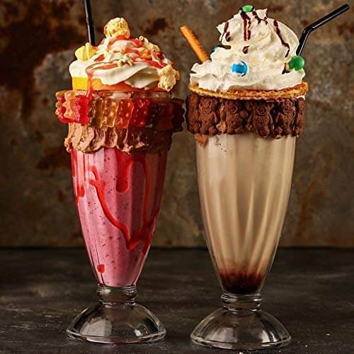 Chilled dessert served in a faluda glass with toppings
